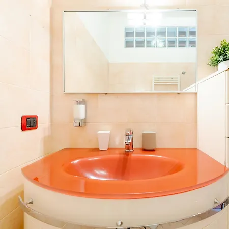 Guest Planet - Rosso Milano Apartment - Navigli Area Exterior photo