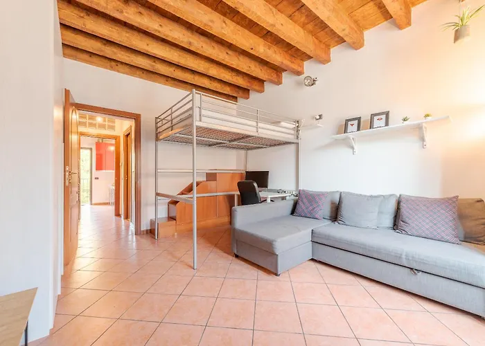 Guest Planet - Rosso Milano Apartment - Navigli Area