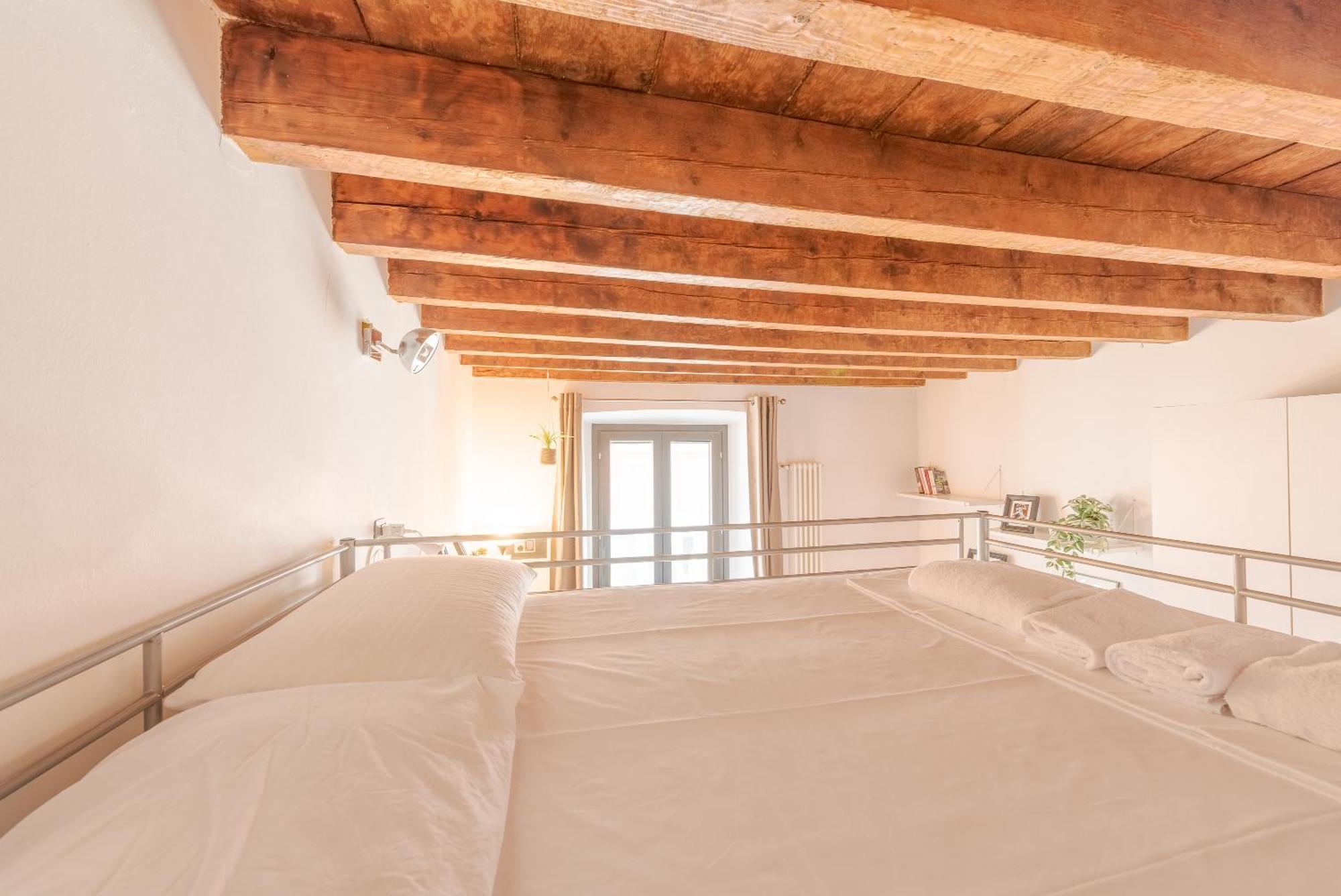 Guest Planet - Rosso - Navigli Area Apartamento Milão